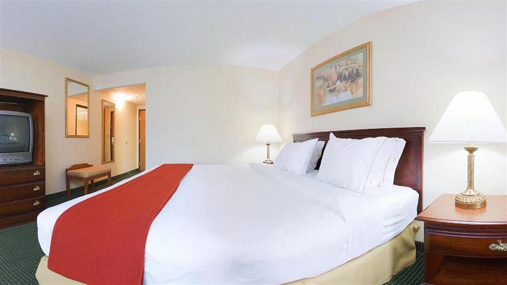 Holiday Inn Express Mount Pleasant- Scottdale By Ihg Exterior photo