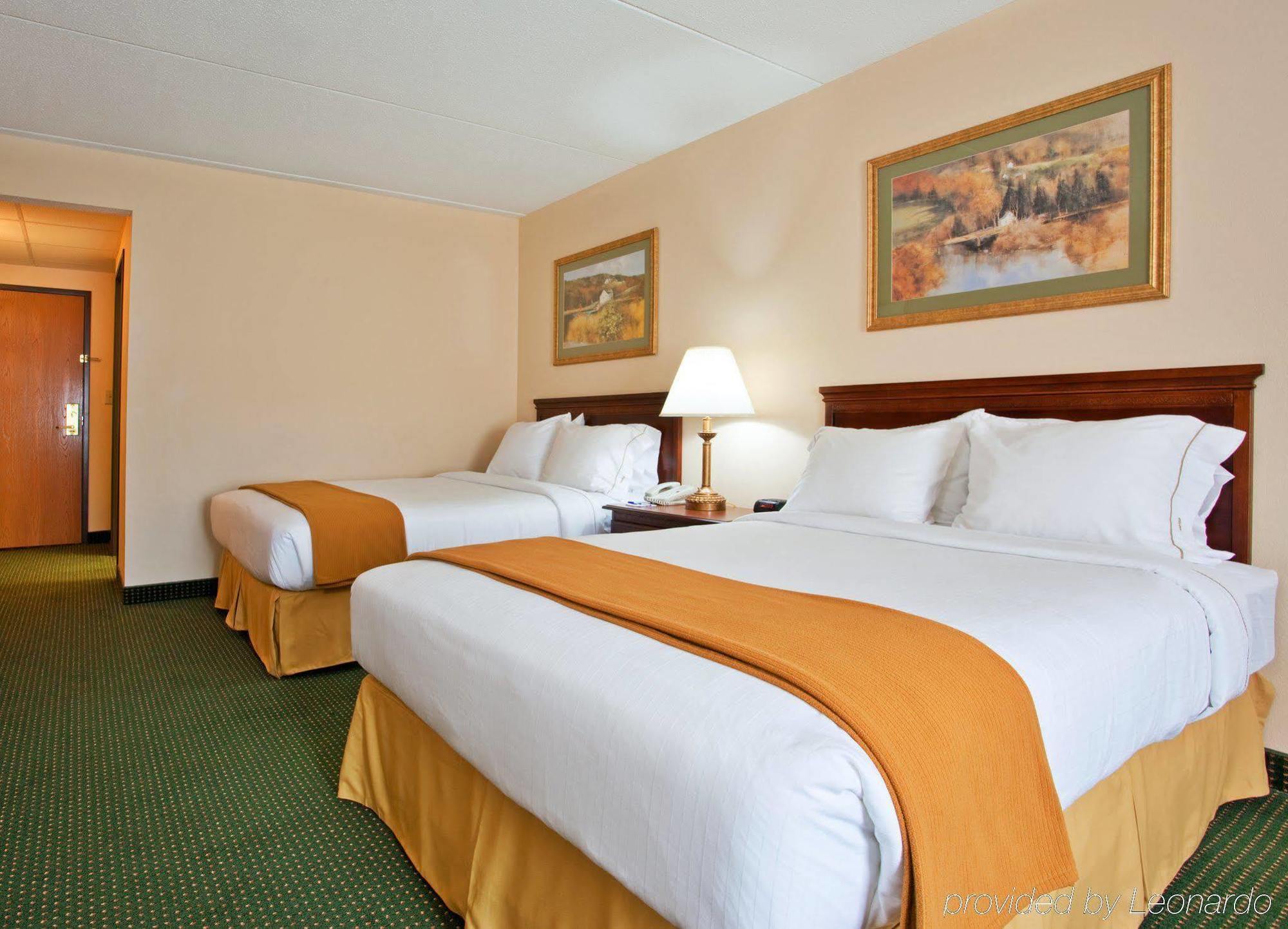 Holiday Inn Express Mount Pleasant- Scottdale By Ihg Exterior photo