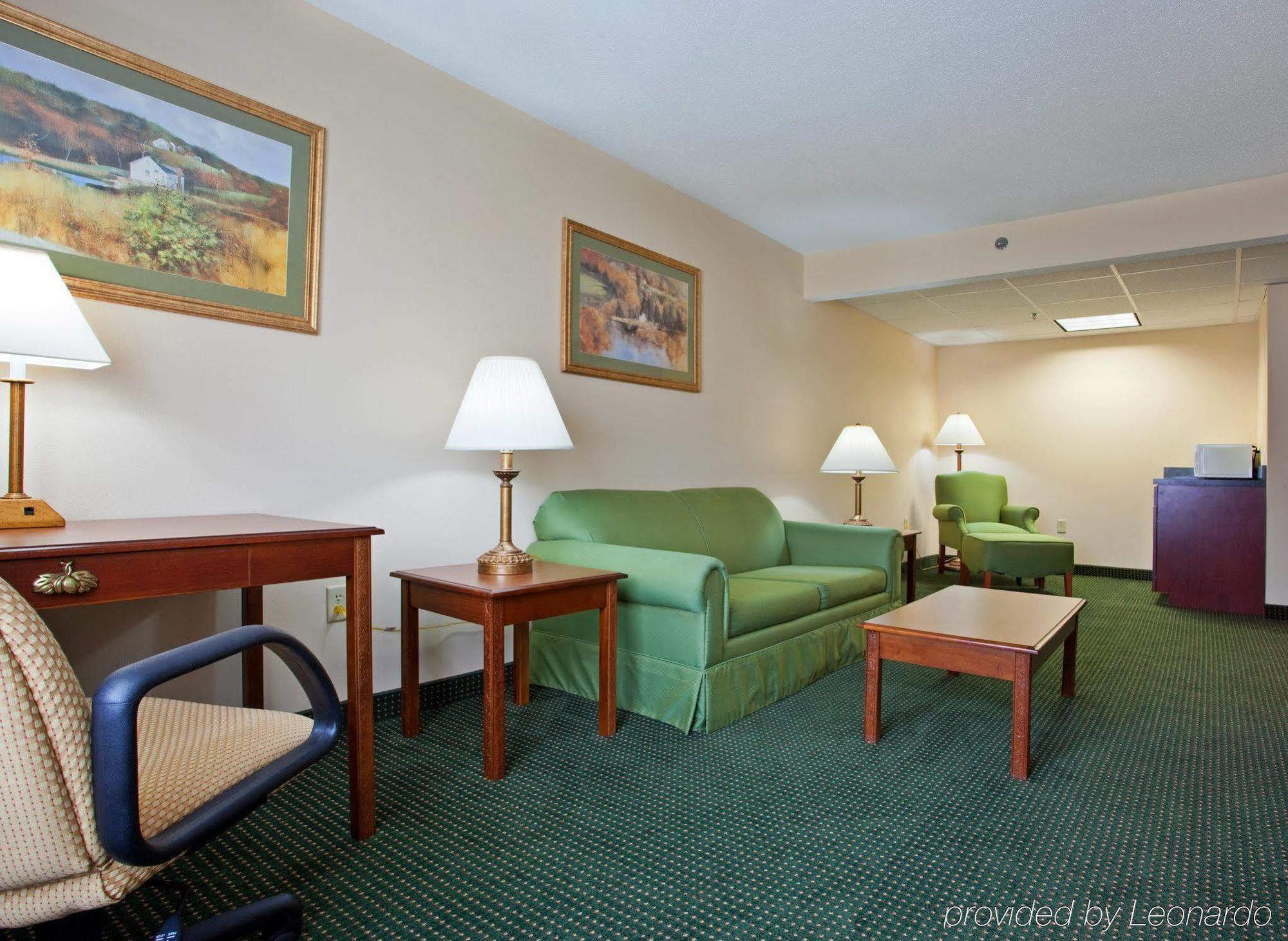 Holiday Inn Express Mount Pleasant- Scottdale By Ihg Exterior photo
