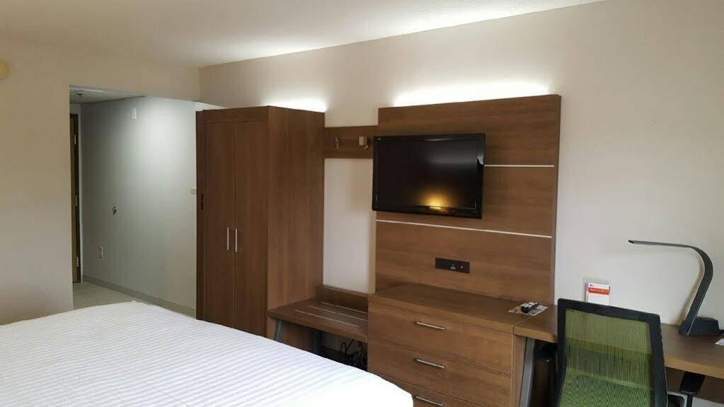 Holiday Inn Express Mount Pleasant- Scottdale By Ihg Exterior photo